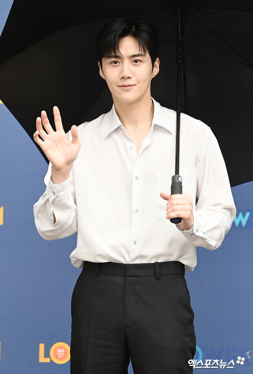 _bearsh's tweet photo. 230621 SBS 출근 기사사진 #김선호 https://t.co/msV3BME1VI