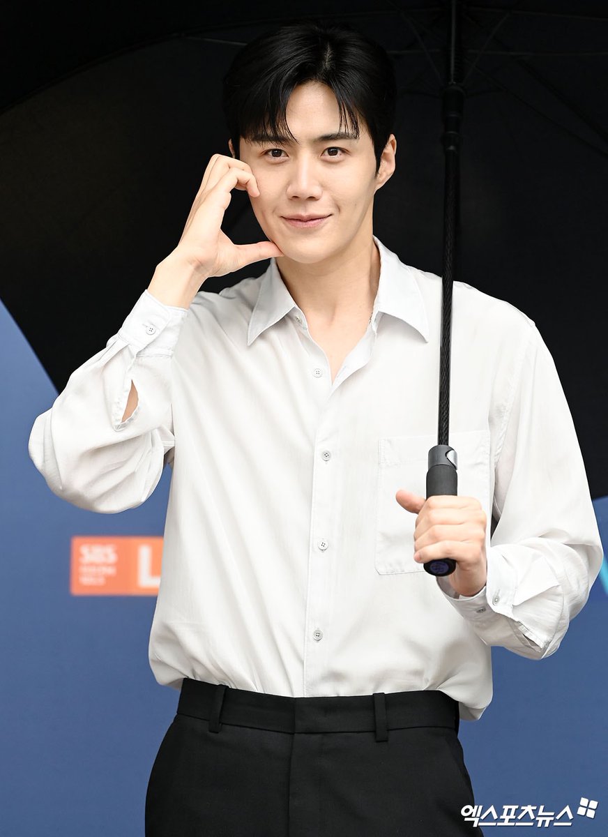 _bearsh's tweet photo. 230621 SBS 출근 기사사진 #김선호 https://t.co/msV3BME1VI