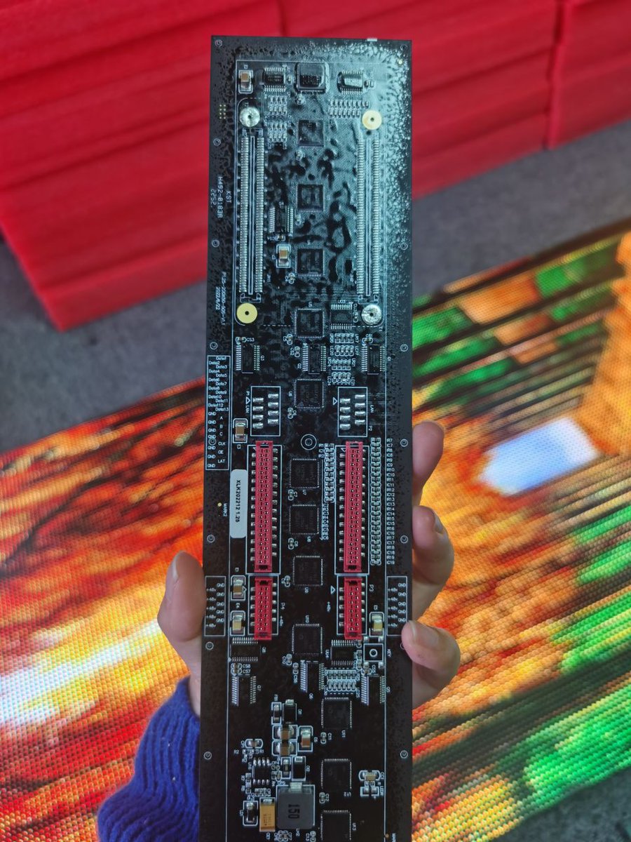 koch42786399730's tweet image. #premteco shelf screen installation demo video. Now it is popular to use LED shelf screens in supermarkets, which is convenient to update product discount information at any time and bring better viewing effects. #led #shelfscreen