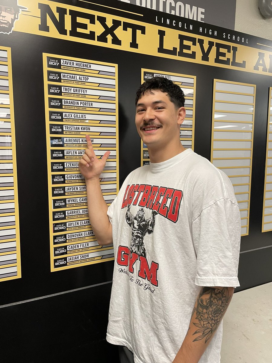 Love seeing the reactions of our alumni when they see their names on the board. Class of 2018 Tristian Kwon, he was a great one! #AirForceAcademy