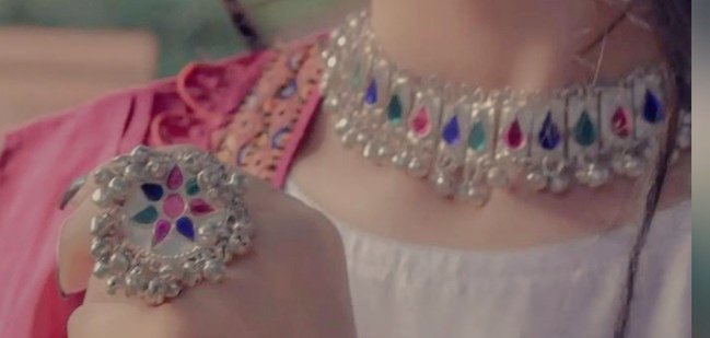 स्त्री ने पुरुष से बड़ी कड़वी बात पूछी..👇
:
तुम शाम को घर देर से आए.. तो मुझे फिक्र हुई
और मैं घर देर से आई..  तो तुम्हे शक क्यों..?
#धम्म_प्रभात ☸ 🙏
#जय_भिम 🙏💙