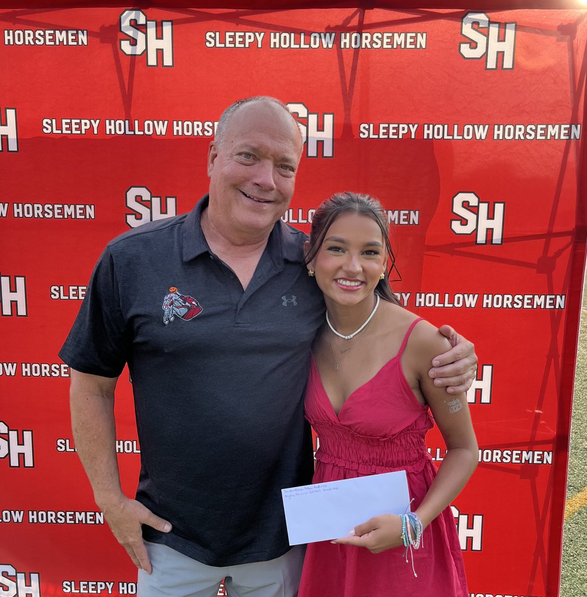 Horsemen_Sports's tweet photo. Phyllis Porcano Softball Scholarship Winner - Eva Poll ⁦@SHHSNY⁩ ⁦@SHHS_STRENGTH⁩ ⁦@HollowSoftball⁩ https://t.co/hAIAclQaD4