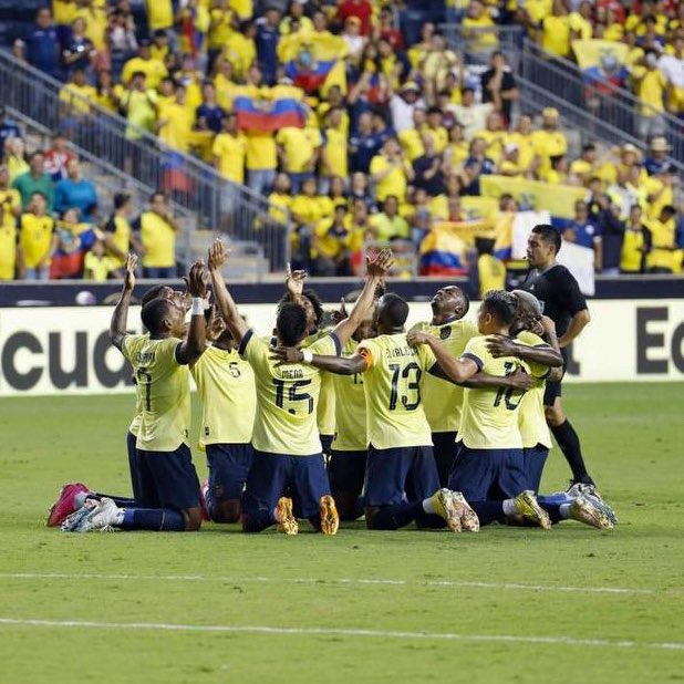 Aficion_Central's tweet photo. 🟡🔵🔴 ¡Victoria de la Tricolor!

#Ecuador 🇪🇨 derrota a #CostaRica 🇨🇷 (3-1) en amistoso disputado en el Subaru Park de Philadelphia 🏟️

⚽ Enner Valencia, William Pacho y Pedro Vite anotaron para los ecuatorianos y Joel Campbell puso el descuento 

📸@LaTri https://t.co/S5lVhdpADS