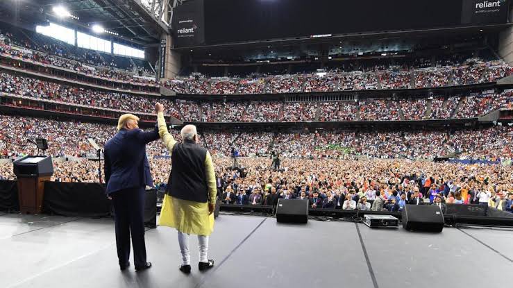 @zoo_bear @ANI @DDNewslive @veenaworld1 All of these people were Indians tourists during Howdy Modi Event? Fact checking level. Kuch Bhi 🤣🤣🤣