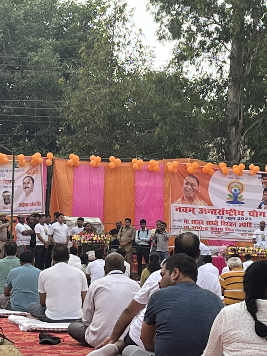 #YogaforVasudhaivaKutumbakam 
#YogaDay2023 #HarAanganYoga 
@dmfatehpur @UPMahilaKalyan 
Celebration of 9th #IDY2023 at Gandhi Maidan #fatehpur 
#teamdistrictprobationfatehpur