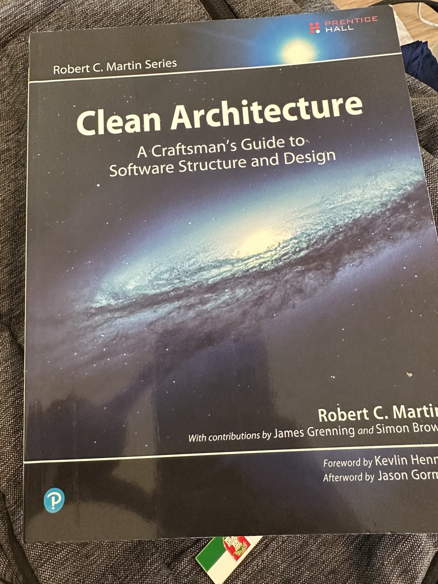 📚 Just started reading Clean Architecture by @unclebobmartin! 

Excited to learn how to design better software systems. 💻🔧 

#CleanArchitecture #SoftwareDesign