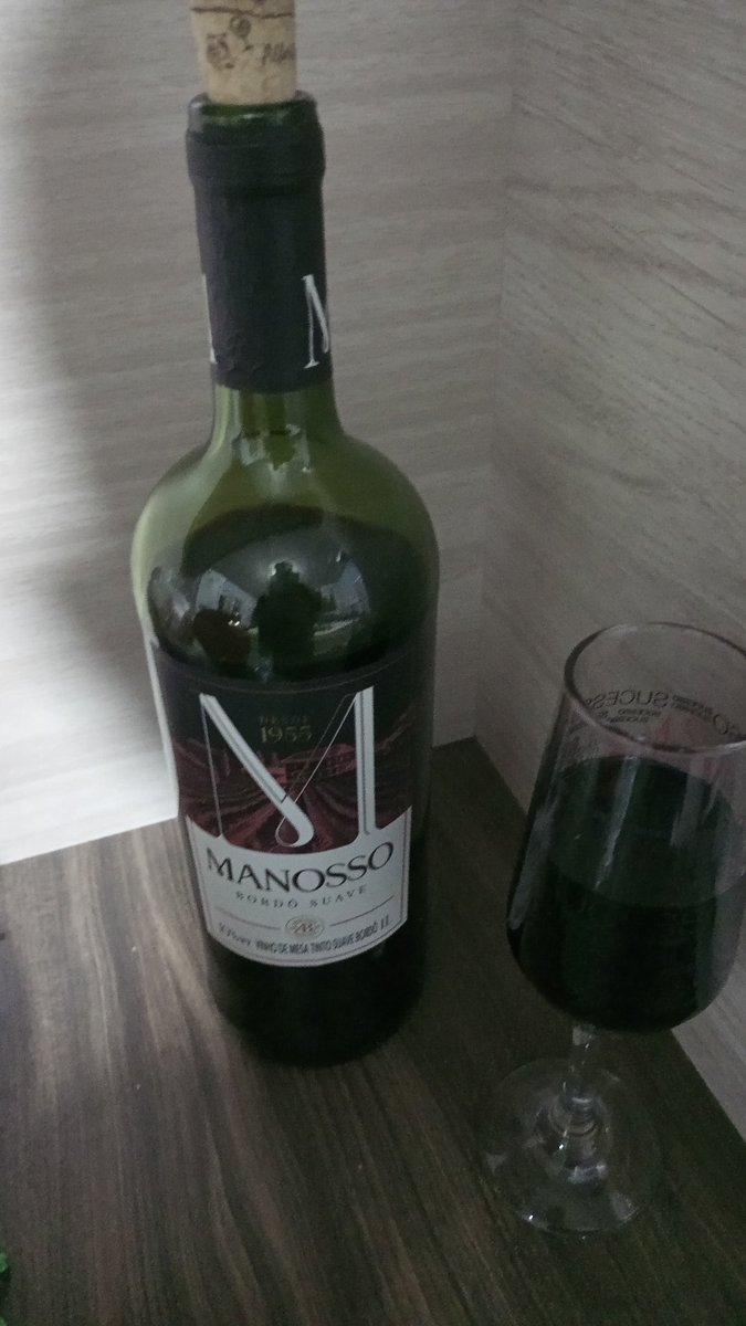 jorgesnipers's tweet photo. Degustando um bordô de leve  🍷🍷🍷 https://t.co/ImzVlu4Syz