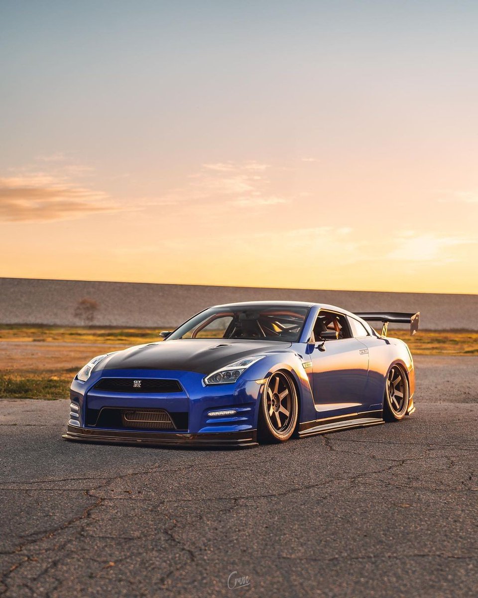 Pure power perfection. #GTR 
📸: <a href="/_crvn_/">reVerZe</a>