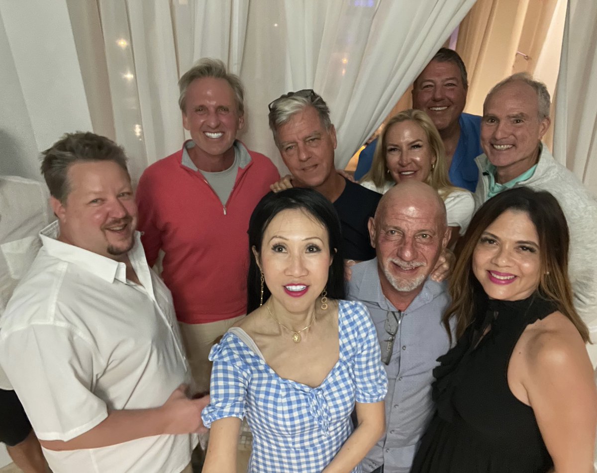 chiutijansen's tweet photo. ⁦@corp_blockchain⁩ mourns the untimely passing of ⁦@R5parrow⁩ (1st from left), a brilliant technologist, investor, #bitcoin believer and BPC’s early investor and champion. https://t.co/XP0Pm97rSk