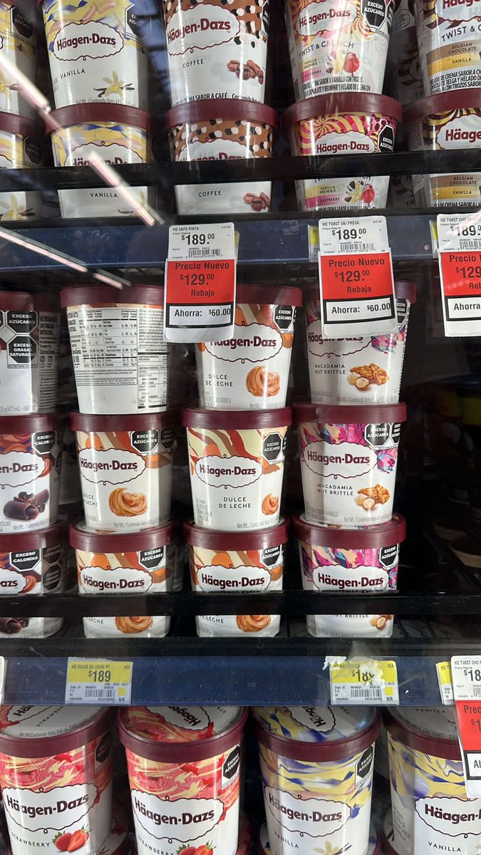 lourdessaracho's tweet photo. Y aparte hice brownies y el hombre me compro esto https://t.co/1ArPAPFxmD