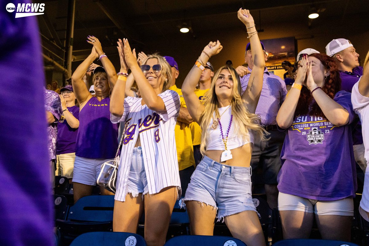 NCAABaseball's tweet photo. Ain't no party like a Baton Rouge party in Omaha!

#MCWS x @LSUbaseball https://t.co/ZLJS3zQPmR