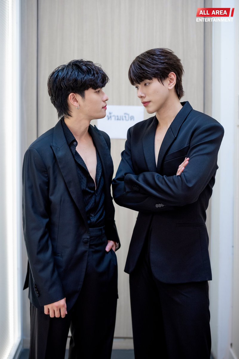 allarea_ent's tweet photo. [VDO] “ต้าห์อู๋-ออฟโรด” เปิดกล้อง Q1 แล้ว ทุกอย่างผ่านไปด้วยดี เพราะเราเข้าใจกัน พร้อมฝากให้ติดตามซีรีส์ เตรียมฉายเร็ว ๆ นี้

📹 : https://t.co/Z9sTfGlTQB

#รักไม่รู้ภาษาบุกวันสนั่นจอ 
#oneสนั่นจอ2023 #รักไม่รู้ภาษา 
#LoveInTranslation
#ต้าห์อู๋ #offroadKTP #ต้าห์อู๋ออฟโรด https://t.co/9CkODHEFRV