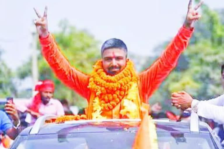 23 जून को स्टालिन का विरोध बिहार में जम के होना चाहिए अगर बिहारियों को लगता है की मनीष कश्यप के साथ गलत हुआ है।
#GoBackStalin