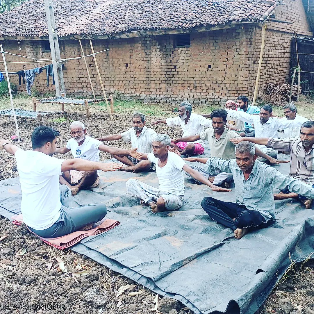 આજ રોજ ગામ..નાલેજ..તા..છોટાઉદેપુર ખાતે  વિશ્વ યોગ દિવસની ઉજવણી કરી...ખેડૂતોને પ્રાકૃતિક ખેતી તેમજ બાકી E-Kyc  અંગેની માહિતી આપી..
@8pAVdRU0G0XMiPy 
<a href="/DaoChhotau67233/">DAO CHHOTAUDEPUR</a> 
<a href="/DDOCUdepur/">DDO Chhotaudepur</a> 
<a href="/collectorcu/">Collector Chhotaudepur</a> 
<a href="/RaghavjiPatel/">Raghavji Patel</a> 
<a href="/GujAgriDept/">Gujarat Agriculture, Farmer Welfare & Co-op. Dept.</a>
<a href="/CMOGuj/">CMO Gujarat</a>