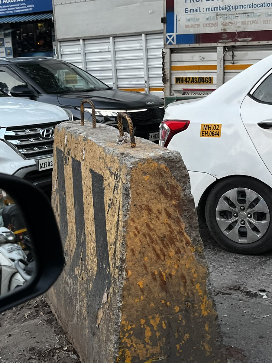 EconicAnuj's tweet photo. Concrete blocks being moved and turned to make illegal turns on Saki Vihar road near Saki Naka Junction. Causing heavy traffic jams and safety hazard for straight and fast moving traffic.
@MumbaiPolice https://t.co/WFFaJlGlac