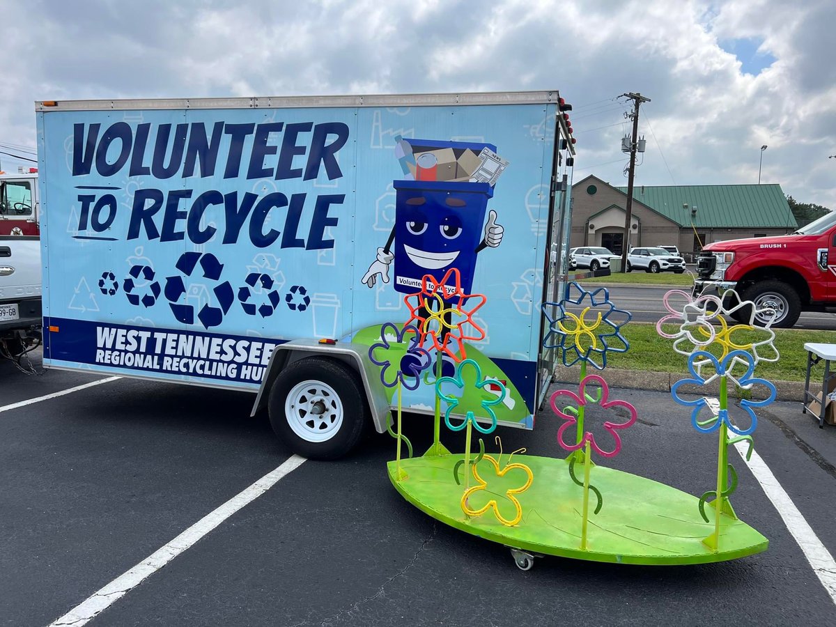 CCSWRD's tweet photo. We had a great time at the Touch-A-Truck Event today! Thank you Chester County Library for hosting. https://t.co/VG7ED5blSb