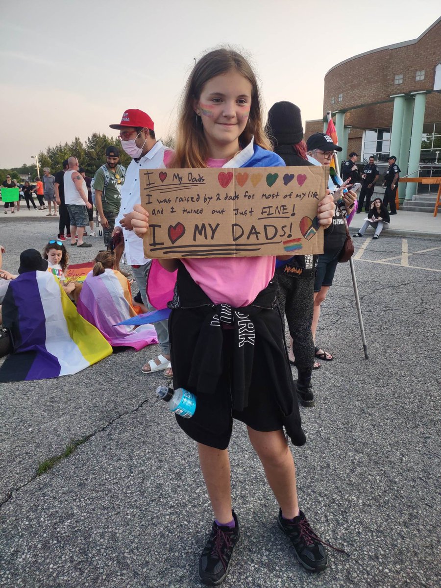 JustinPrestonn's tweet image. BREAKING: #Niagara Catholic School Board votes IN FAVOUR to fly the #Pride flag during the month of June. 

Niagara Catholic school board has voted AGAINST requiring that only the Canadian flag be flown at schools!

The progress pride flag will stay up!

#LGBTQ #LoveWINS