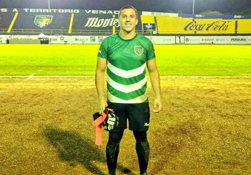 futbolyucateco's tweet photo. ONCE IDEAL TORNEO DE LIGA 2022-2023 ✨️
♟️ PARADO TÁCTICO: 4-4-2
🥅 PORTERO:
▫️Alejandro 'Tala' Ruiz (🇲🇽 República)
🔒 DEFENSAS:
▫️Cristhian Puc (🇲🇽 República)
▫️'Nico' Villegas (🇲🇽 República)
▫️Ramón Núñez (🦌 CUM)
▫️Mario 'Makaka' Cáceres (🦌 CUM)
#LPY https://t.co/5wEi6iQQEq
