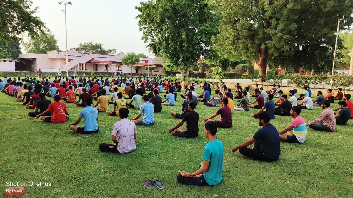 m_s_rabari's tweet photo. " યોગ " એટલે " આત્મા " સાથે  સીધો " સંવાદ "

#InternationalDayofYoga2023 
#lembodhamraysan 
#YogaForHealth
#YogaforHumanity 

#ગોવાળનીવાતો https://t.co/4PVbPOc4wy