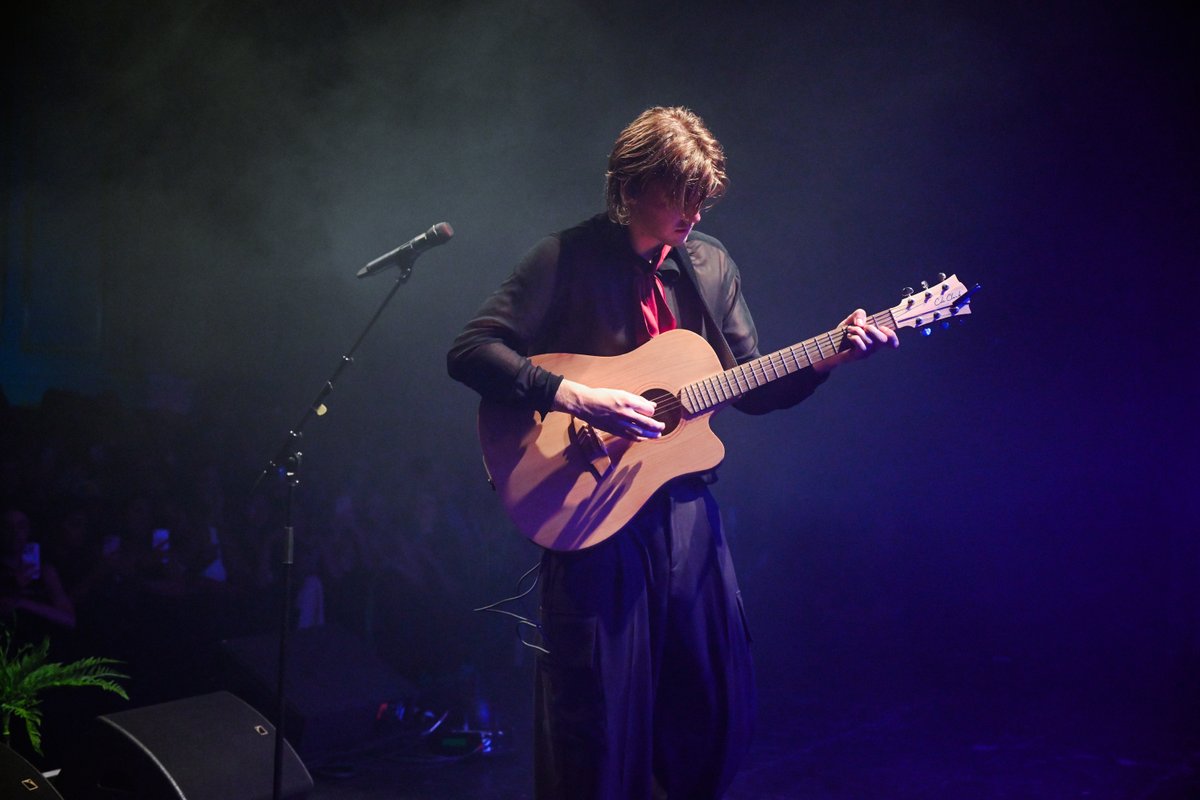 oneruel's tweet photo. QUENTIN TORONTINO 🍁 LETSSSS GO.  
📷@michelleghunder https://t.co/t3v41WecQb