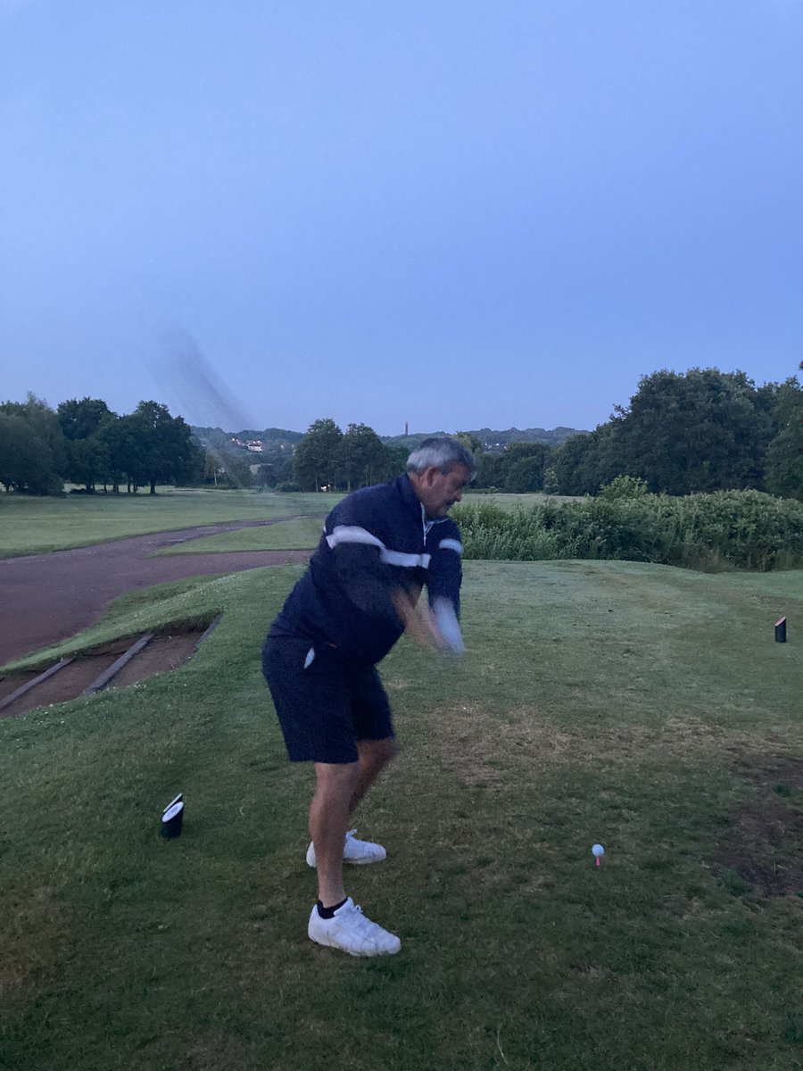 And we are off! Mr President first on the tee, 72 holes <a href="/PennGolfClub1/">Penn Golf Club</a> for <a href="/ProstateUK/">Prostate Cancer UK</a> big question is… how many shanks?! <a href="/WaggyRob/">Rob Waggy</a> 😳😂 <a href="/ExpressandStar/">Express & Star</a> <a href="/MidlandsGolfer/">Midlands Golfer</a>