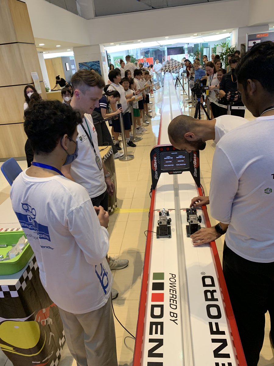 Team Eterno’s total race time is impressively under 1.6 seconds! This is a really strong track time! Eterno Team Manager Yuva has proven to have the faster trigger reaction time as well! #HIS_learning