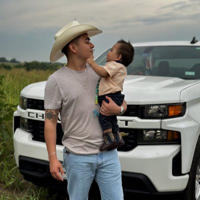 officialsantoz's tweet photo. #NewProfilePic https://t.co/cxLM35x97k
