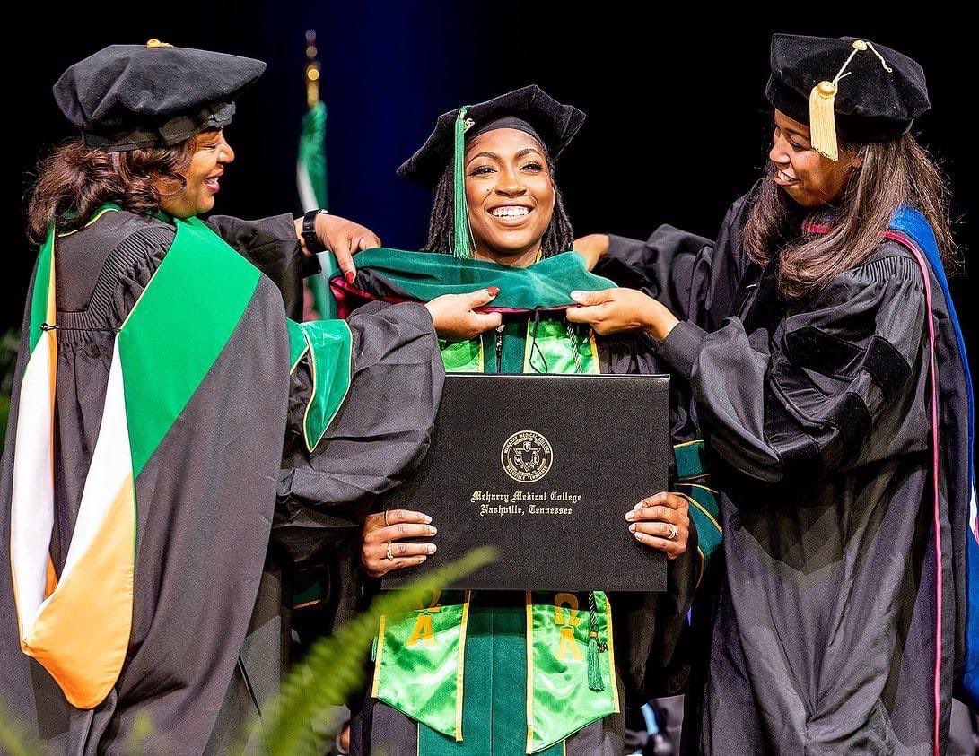 Weapons formed, but they did not prosper... A Juneteenth 🧵: Yesterday held a special significance for me, as I reflected upon the resilience & remarkable progress we, as Black people, have made. In a few days, I will proudly introduce myself to patients as Dr. Thomas. (1/8)