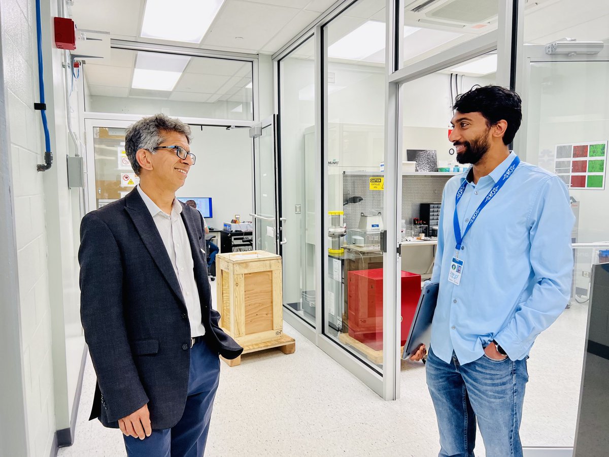 Happy to host at ⁦@Fermilab⁩ ⁦@sqmscenter⁩ a visit of ⁦@rigetti⁩ CEO Subodh Kulkarni. SQMS and Rigetti have a solid lab-industry partnership centered around materials and devices R&D towards higher coherence qubits, with tremendous progress ⁦@doescience⁩