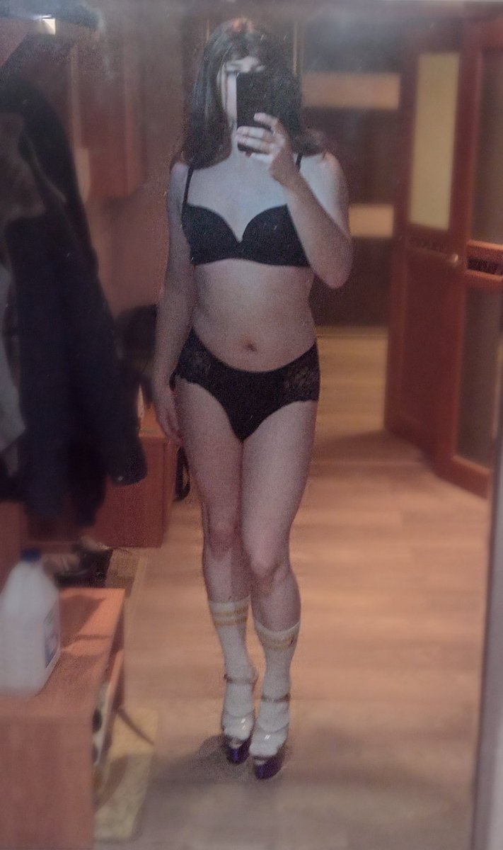 Wednesday... How fast the week is rushing, It is important not to lose your head #Wednesday #mirror #crossdresser #sissy # #femboy #likeagirl #lingerie #cutegirl #legsfordays