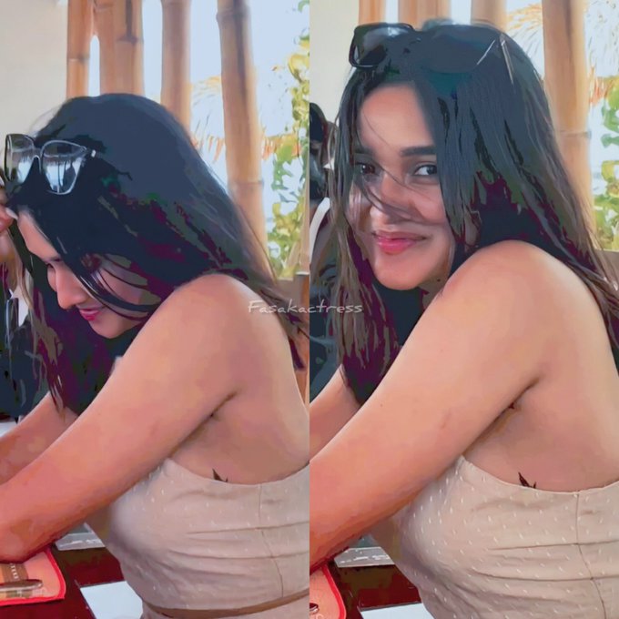 FzHZz32aUAIPlFX?format=jpg&name=small