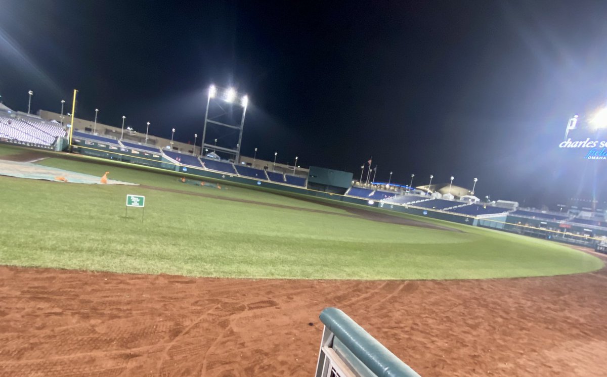 wesruckerTBA's tweet photo. The College World Series, as always, is a special event held in a special place.

It’s the perfect tournament in a perfect location and it’s run by a city that takes great care and pride to do it right.

If you love ball, you have to come here at least once. https://t.co/GFdWisYsfX