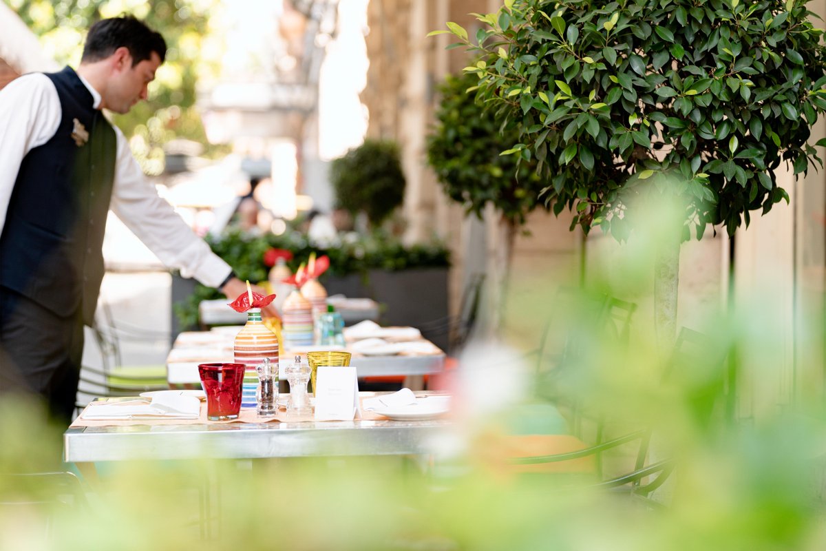 Summer flavors at Doney. Enjoy tasty recipes all dedicated to Mozzarella cheese for al fresco break on our terrace. 

#westinrome #doneyrestaurant #eatwell #mozzarella #viaveneto #summerbreak