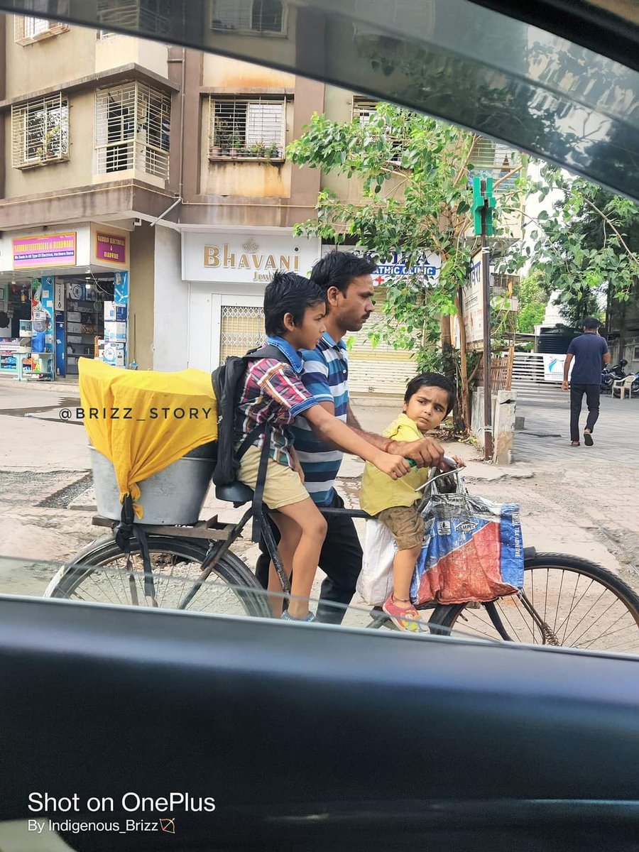 brijeshbhusara's tweet photo. बाप आमिर हो 
       या चाहे गरीब 
         औलाद के लिए 
           बादशाह होता है : गुलज़ार

#brizz_story #morningmotivation #father #lovetoclick #Love https://t.co/qYNoTHONx3