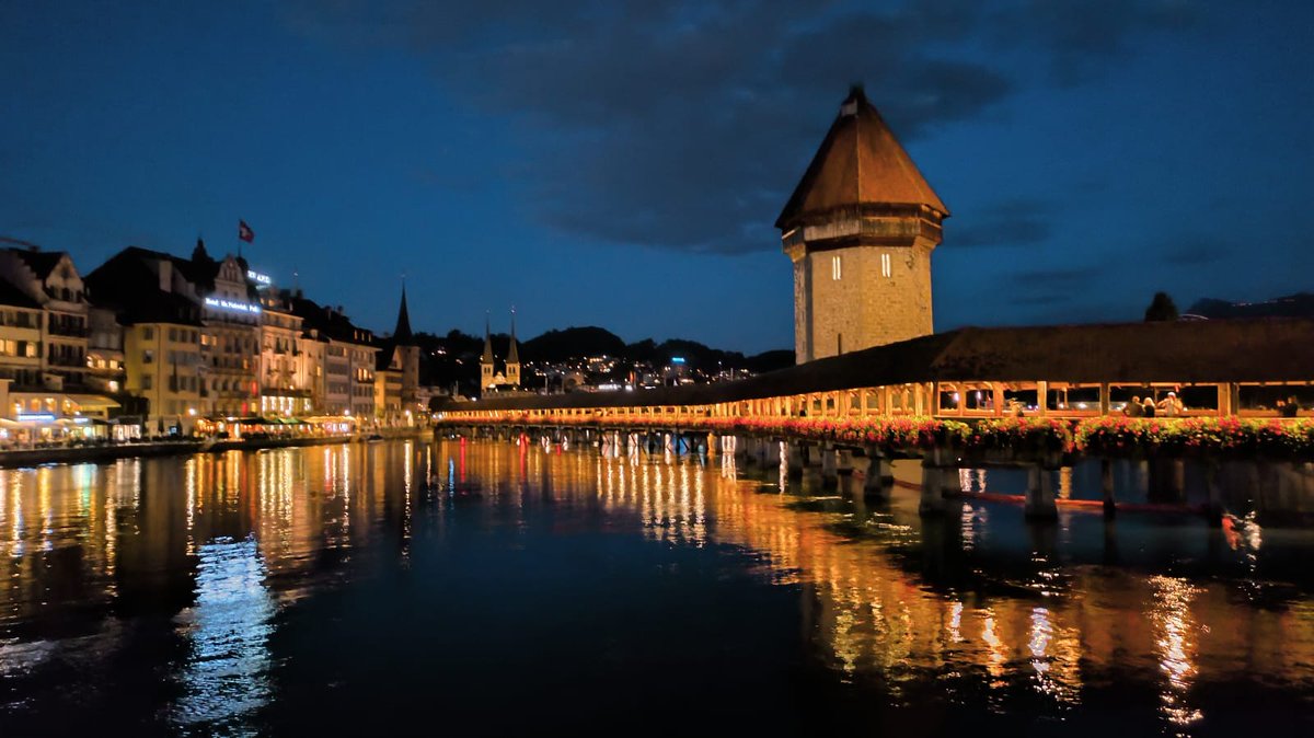 Interested in gemstones and geochemistry? Want to live in the beautiful Swiss alps? I'm searching for a talented and enthusiastic geologist/geochemist to join my analytical team at the Gübelin Gem Lab in Lucerne, Switzerland. Please apply/share!

recruitingapp-2786.umantis.com/Vacancies/738/…