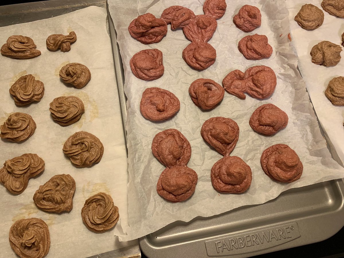 my 3 ingredient chocolate protein meringue cookies: 200 cals & 45g of protein for the WHOLE batch (50 cookies)

+ how to make strawberry!