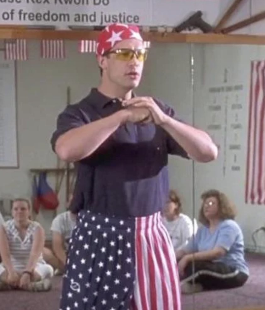 bagsflyfree6's tweet photo. What if I told you, one man, had two of the greatest roles in cinematic history https://t.co/UoQ1omA0ys