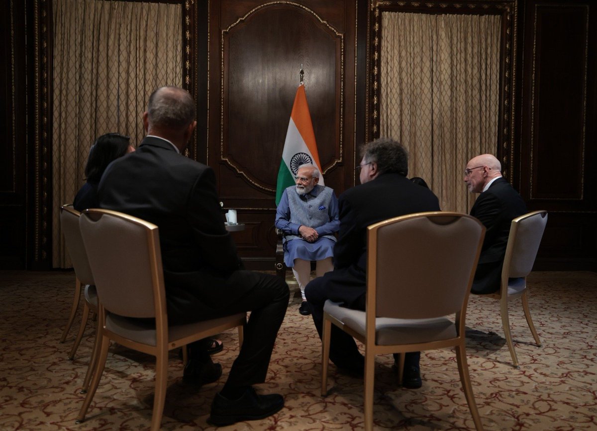 narendramodi's tweet photo. Had an informative discussion with a group of healthcare experts. They shared their rich perspectives on ways to augment healthcare capacities in India. I told them about the work we have done in integrating  latest technology in the sector and our efforts like TB elimination. https://t.co/vvRdyzGkAP