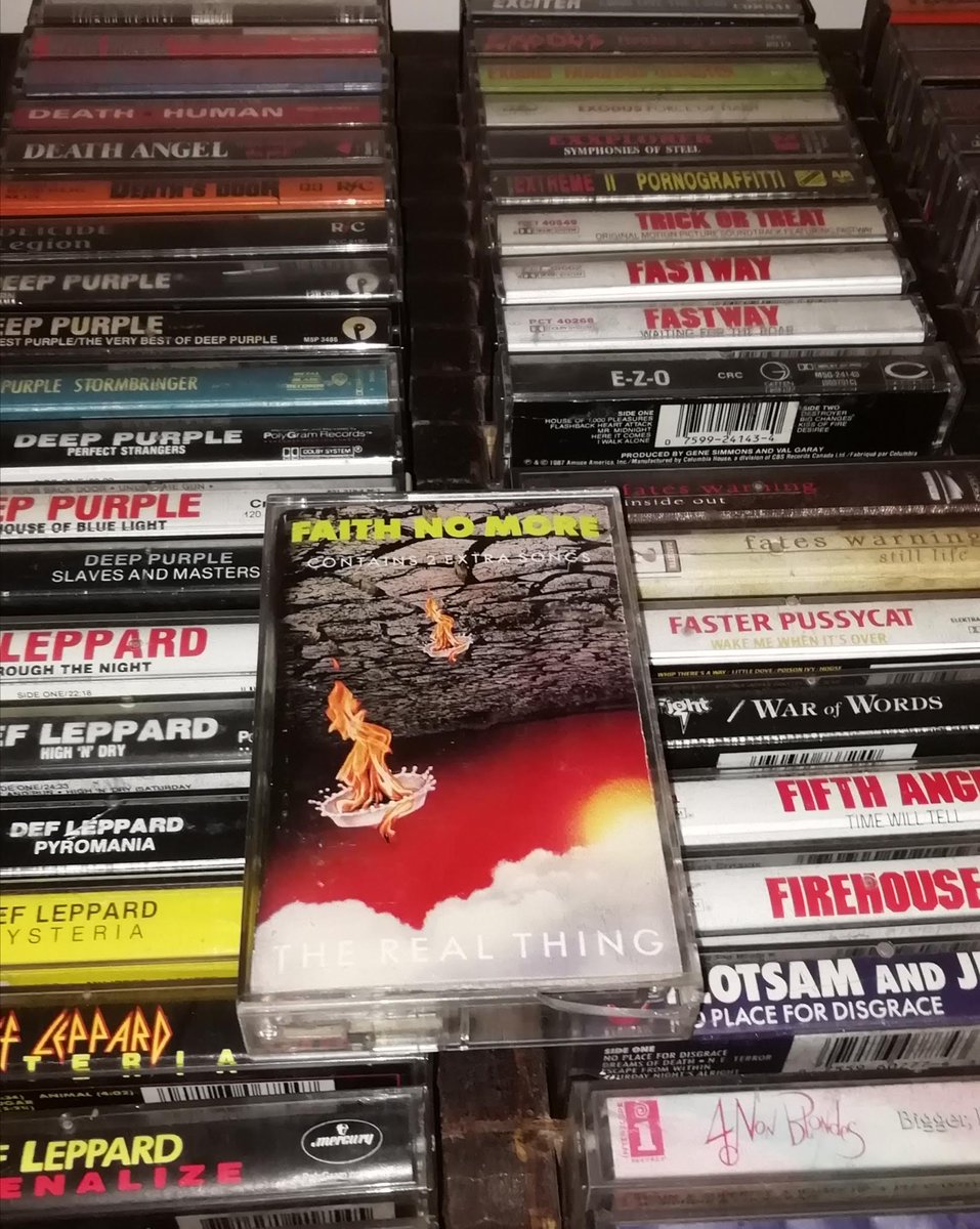 gilvaldez76's tweet photo. 20 de Junio de 1989 @FaithNoMore lanzó su tercer álbum "The Real Thing". Fue su primera grabación con Mike Patton. 
#Epic
#FallingToPieces 
#FromOutOfNowhere 
#EdgeOfTheWorld
#WarPigs https://t.co/cfSoRmCpyZ