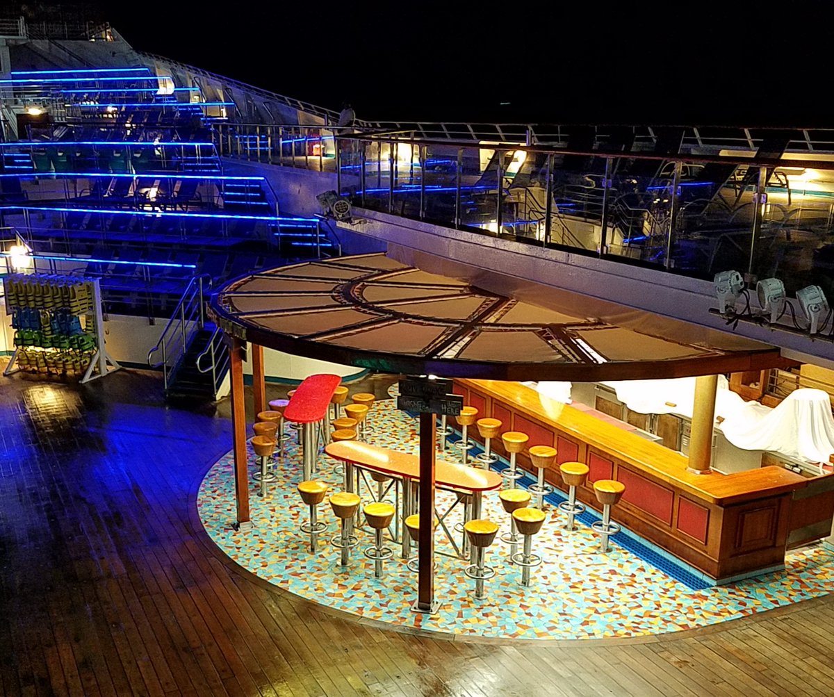 #SilentIsTheNight

#cruise #bar #quiet #night 
#cruisevacation #cruise #cruiseaddict #shiplife #cruiselife #cruiseblogger #cruisetime #cruisetravel #instacruise #cruiseships