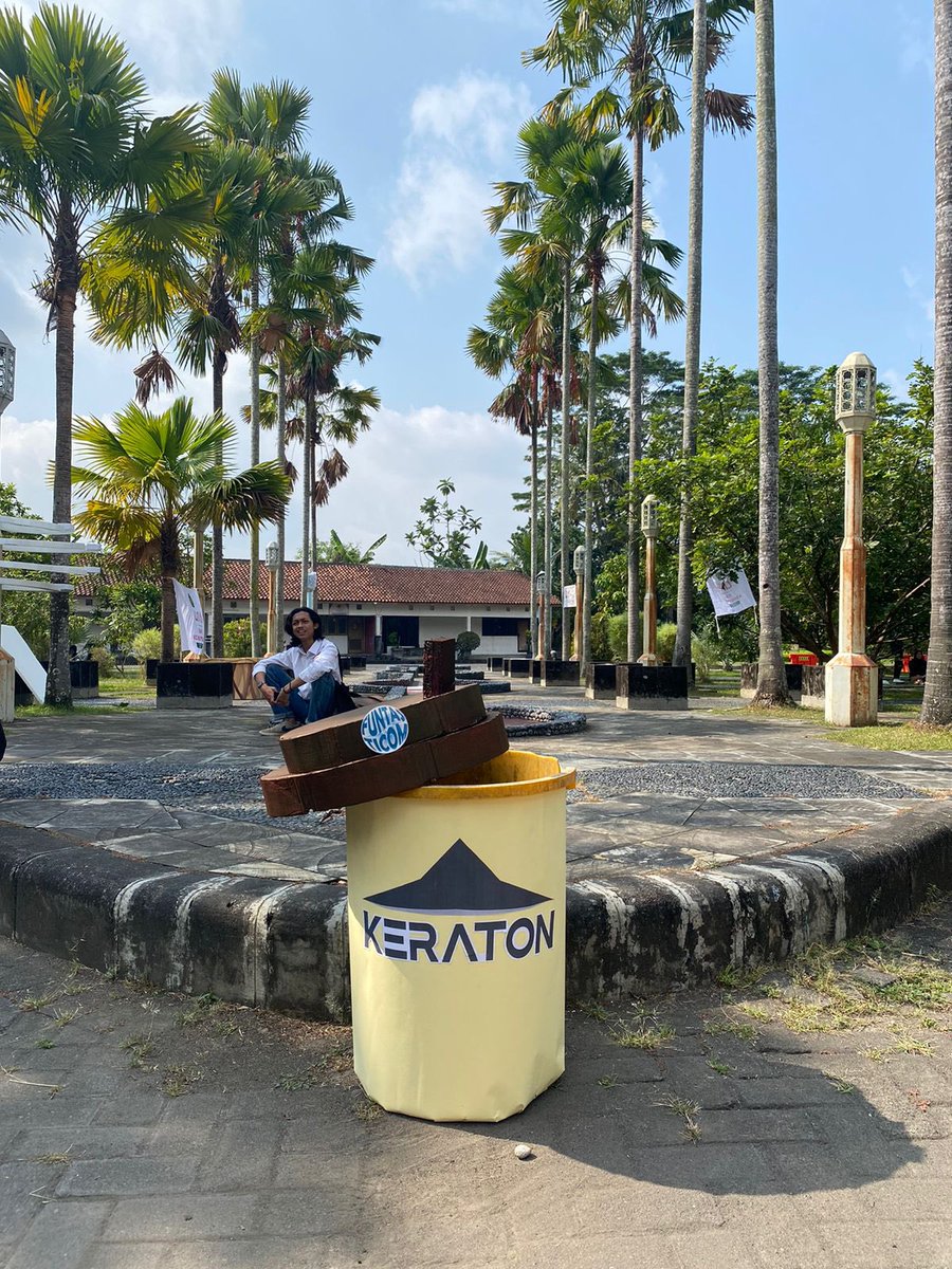 ayonaraaa's tweet photo. Kopi keraton kopinya para raja #Funtasticom1 #Funtasticom #Constantine @komunikasiumy https://t.co/rMO4Ai9E50