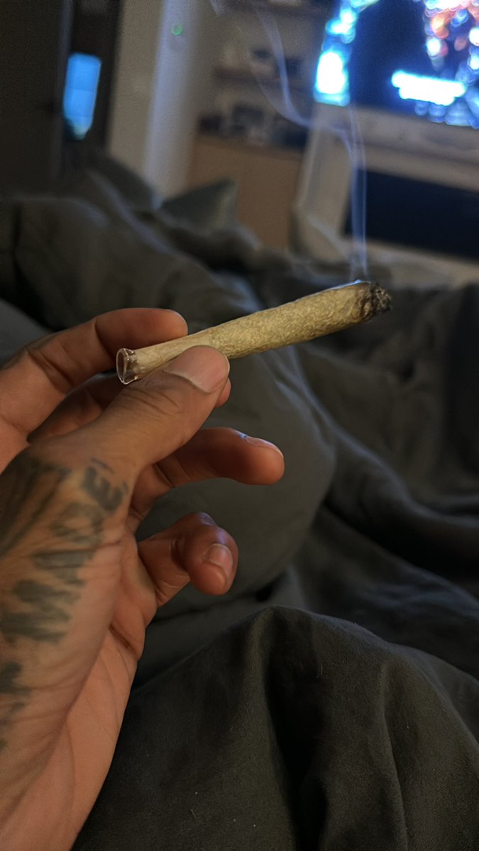 Gettin bent watchin Rent.