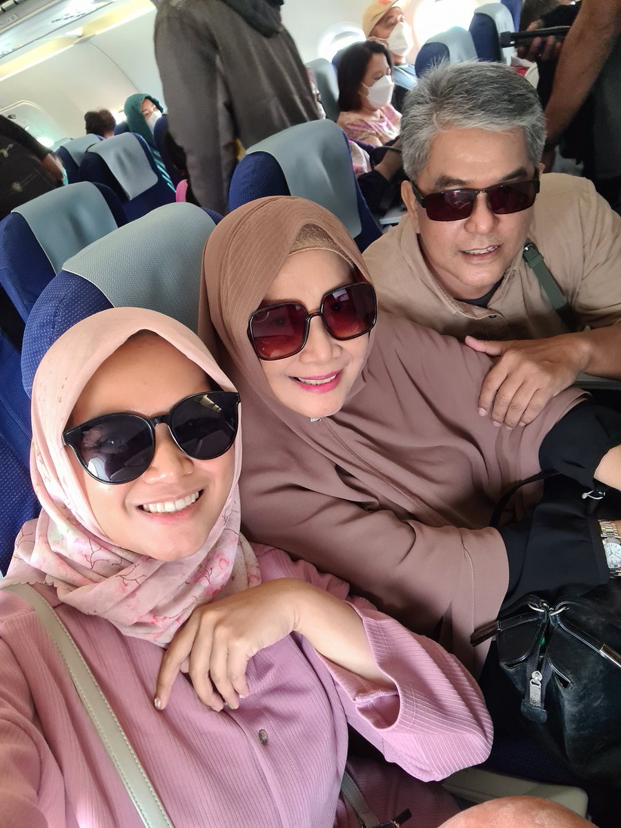 deedeedeeeeeee's tweet photo. Tertumben pada ikut pergi 😏 https://t.co/uGXmfOtBTN
