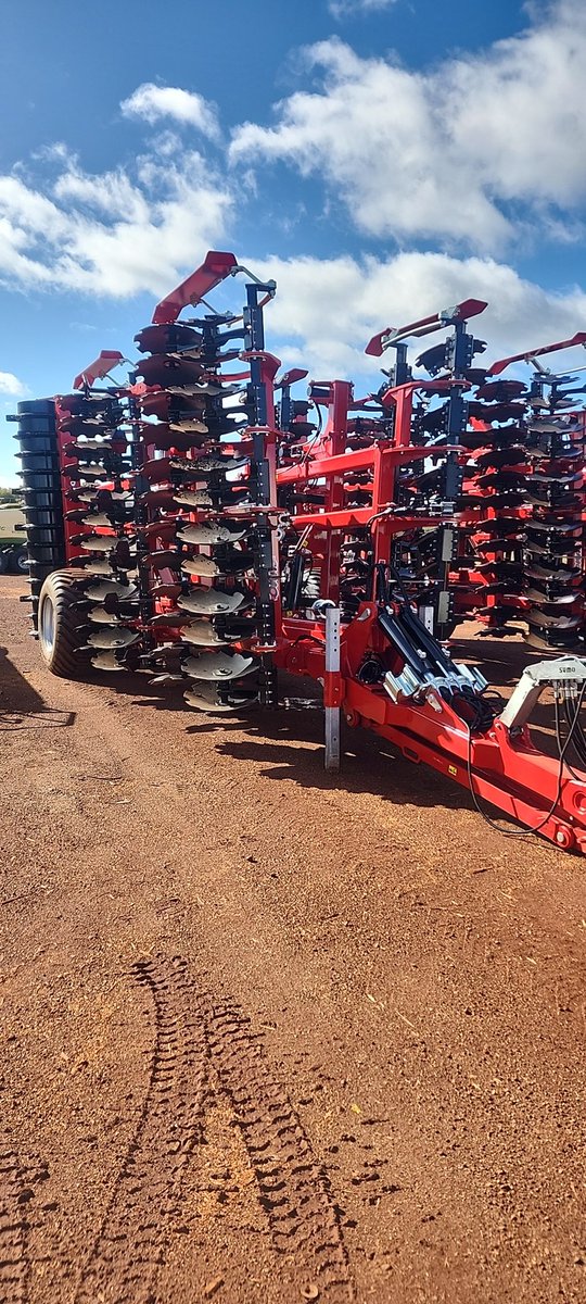 1 Sumo Quatro 6m left, ready to go now for immediate delivery.