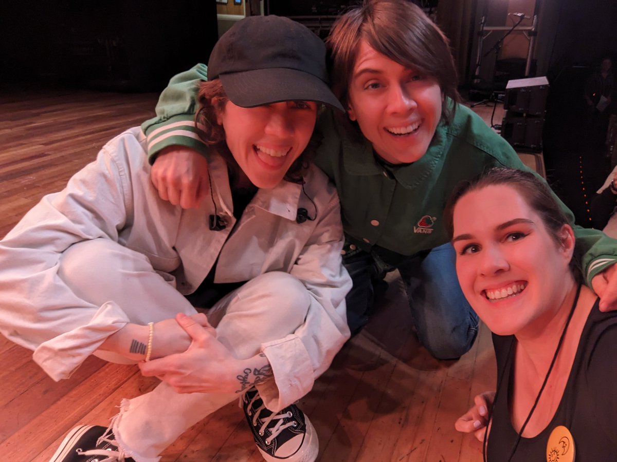When Sara suggests a 67th <a href="/teganandsara/">Tegan and Sara</a> show selfie 😍 24hr flying visit to Nashville and I regret nothing.