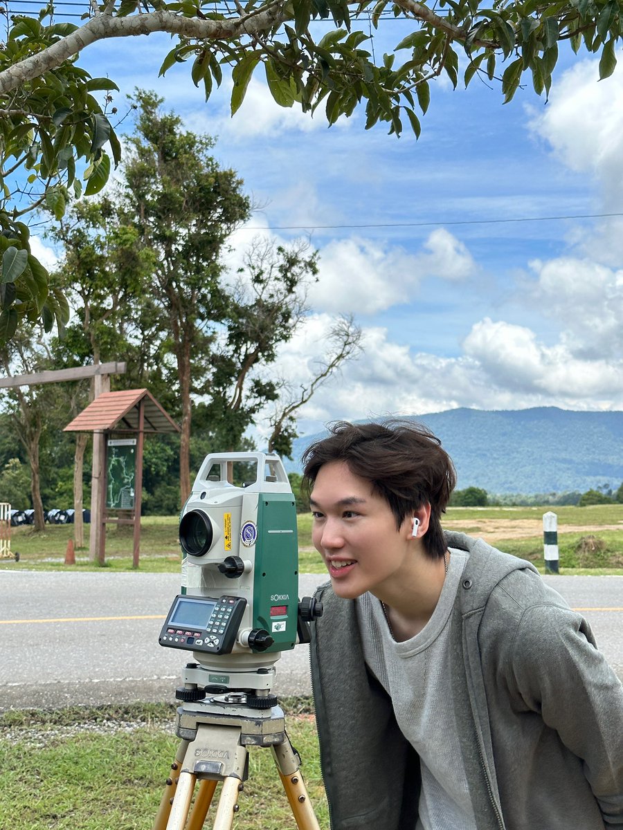 napat_un's tweet photo. Survey 👷🏻 https://t.co/qCF8R3DCsj