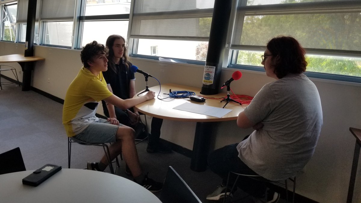 EcallePatricia's tweet photo. Nouveau #podcast sur #audioblog @ARTE_Radio
Ecoutez des élèves parler de leur formation, le bac professionnel chaudronnerie du lycée de Pons 
@departement17 @acpoitiers @ClemiPoitiers #educmediasinfo 
https://t.co/7g2vAJ6pTs https://t.co/anOwaETSbC