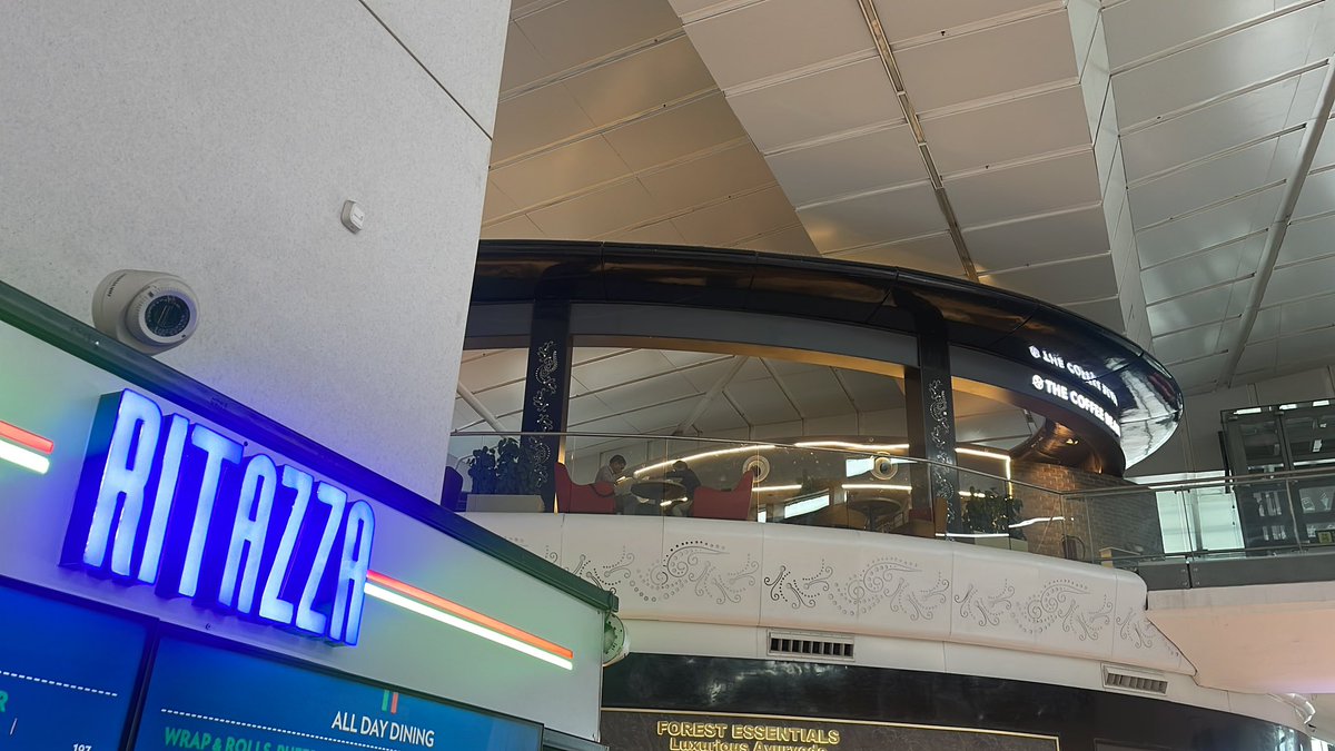 Not one decent cafe or restaurant in Delhi terminal 3. The coffee bean's food and coffee can be so much better - so does Ritazza's #delhiairport #terminal3