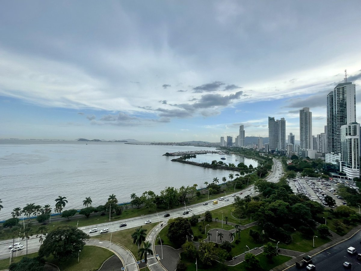 Views of #PanamaCity on a rainy afternoon #SummerVibes #Panama #HappyTuesday #TravelTuesday #traveler ✈️🏙️🌎