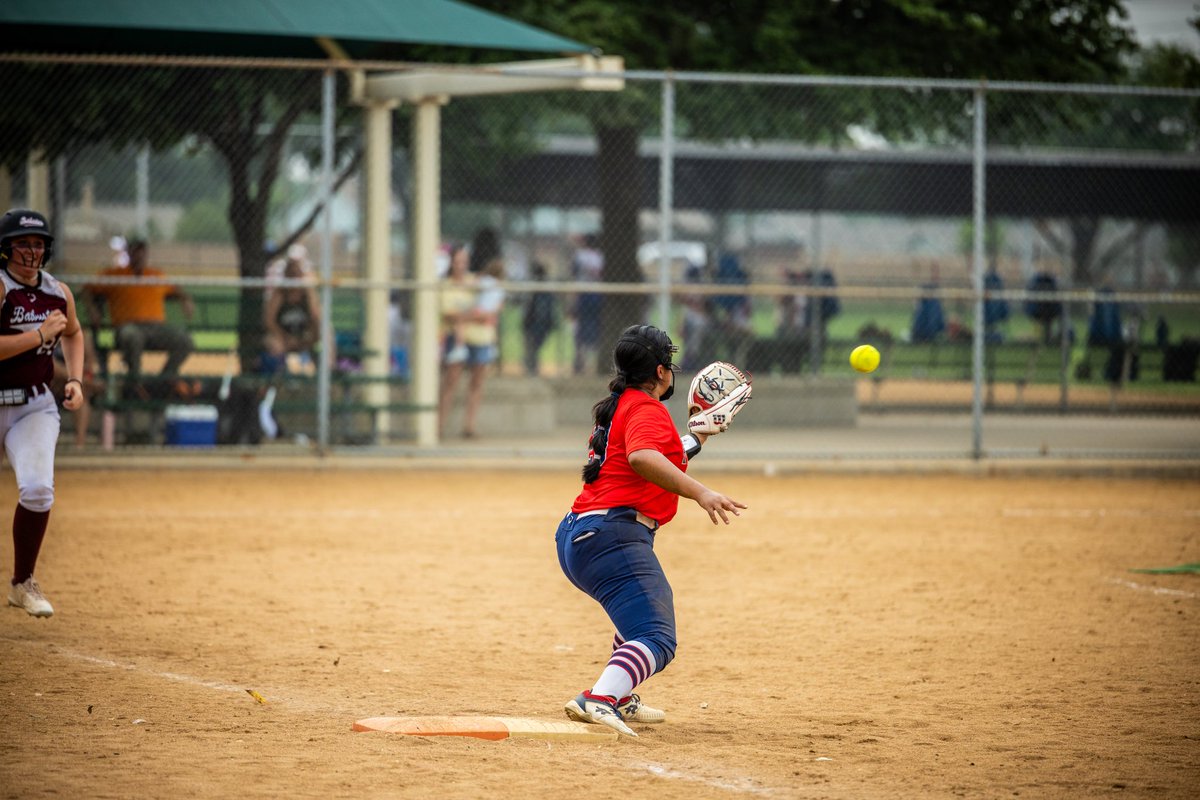 KaayaMehta's tweet photo. Good Glory Shootout tournament 2 HR, 2 Doubles, .500 OBP, .417 AVG,  1.583 OPS &amp; 7 RBI! Now to @COSparkFire camps Sun/Mon, All Academic Game Mon Jun 26-2pm (Team AA7) &amp; Showcase Tue Jun 27-10 am (Team 30) Christopher Field # 4 &amp; 2.  @gold2k25 @PWSH_Softball @LegacyLegendsS1 https://t.co/dqitJ8mtlV